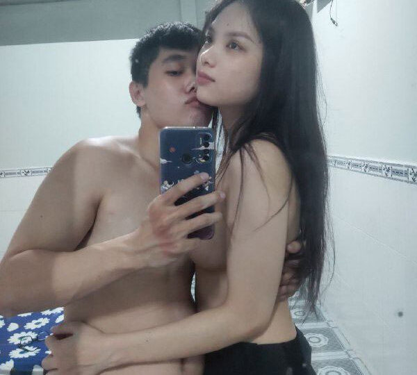 Ảnh 4 của Clip sex Em đeo kính váy xanh xinh dâm dáng ngon cực Hot (Full Clip + Pic) – Phần 2
