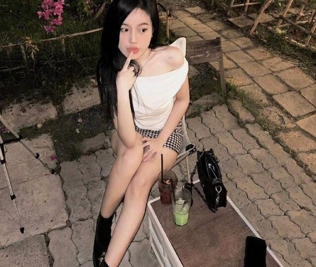 Ảnh 13 của Em mặc lọt khe cưỡi ngựa xuất tinh tràn lồn (Full Clip + Pic)